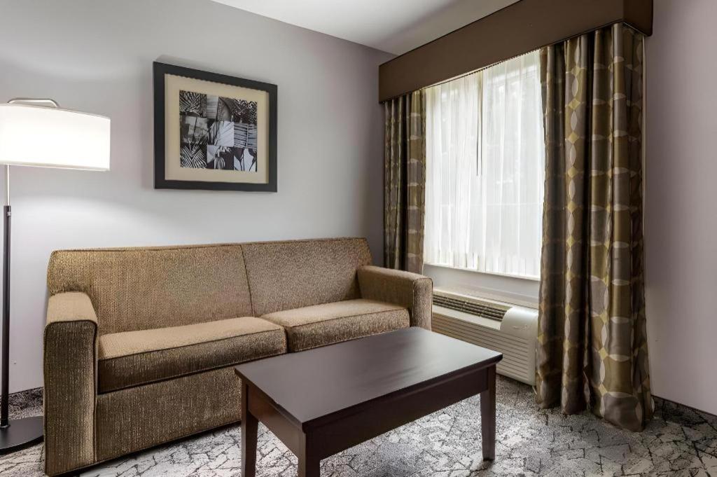 Best Western Oakdale Inn Exterior photo